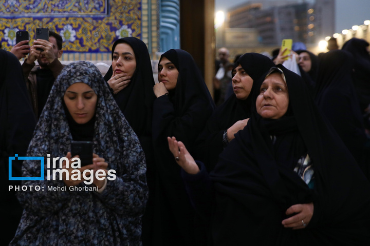 حال و هوای حرم رضوی در شب میلاد امام علی(ع)
