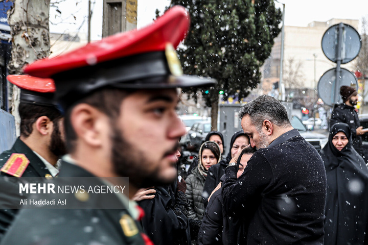 مراسم تشییع پیکر جانباز سرافراز سردار شهید علی حسین محمدزاده