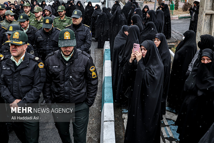 مراسم تشییع پیکر جانباز سرافراز سردار شهید علی حسین محمدزاده
