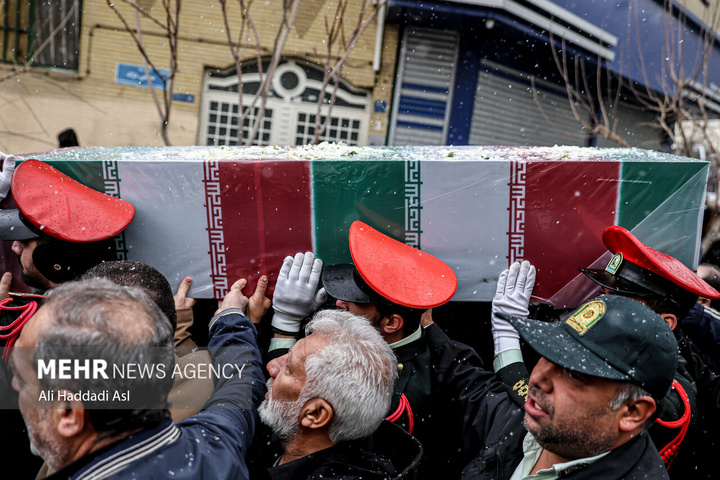 مراسم تشییع پیکر جانباز سرافراز سردار شهید علی حسین محمدزاده