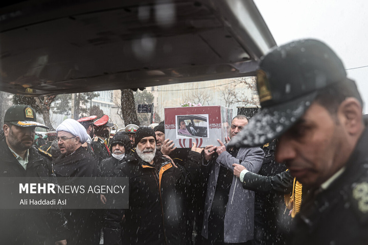 مراسم تشییع پیکر جانباز سرافراز سردار شهید علی حسین محمدزاده