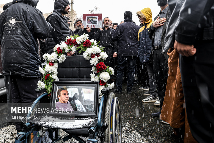 مراسم تشییع پیکر جانباز سرافراز سردار شهید علی حسین محمدزاده