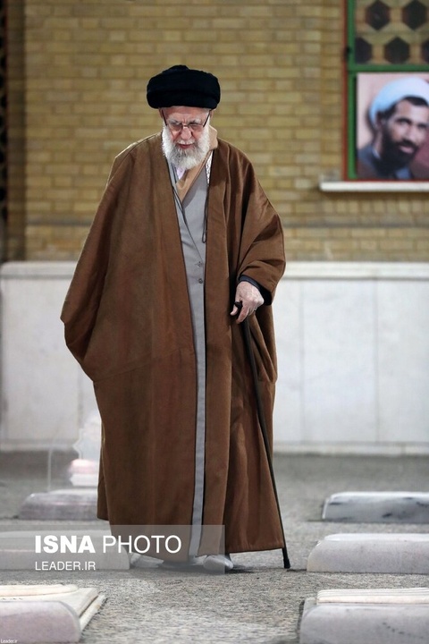 حضور رهبر انقلاب اسلامی در مرقد بنیانگذار جمهوری اسلامی ایران و مزار شهدا