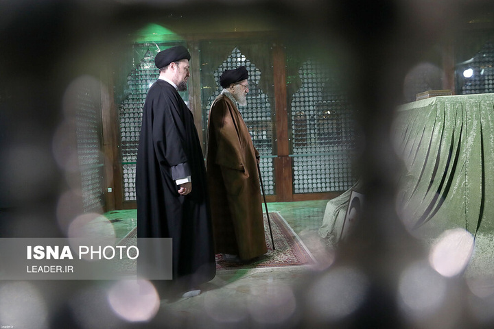 حضور رهبر انقلاب اسلامی در مرقد بنیانگذار جمهوری اسلامی ایران و مزار شهدا