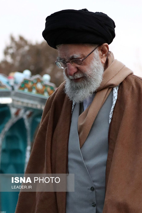 حضور رهبر انقلاب اسلامی در مرقد بنیانگذار جمهوری اسلامی ایران و مزار شهدا