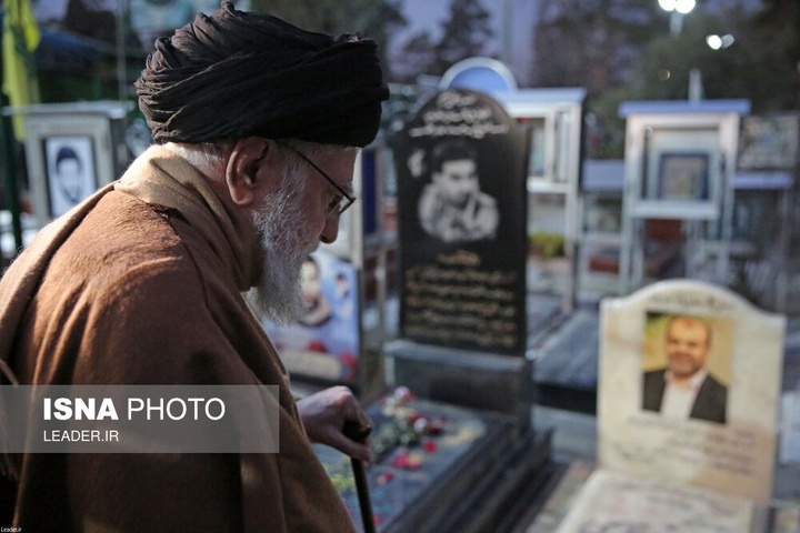 حضور رهبر انقلاب اسلامی در مرقد بنیانگذار جمهوری اسلامی ایران و مزار شهدا
