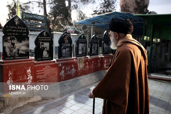حضور رهبر انقلاب اسلامی در مرقد بنیانگذار جمهوری اسلامی ایران و مزار شهدا