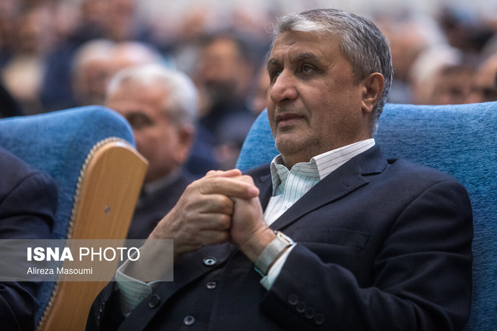 گردهمایی سروقامتان انقلاب اسلامی