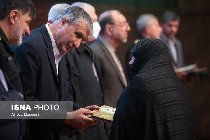 گردهمایی سروقامتان انقلاب اسلامی