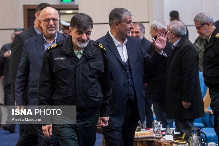 گردهمایی سروقامتان انقلاب اسلامی