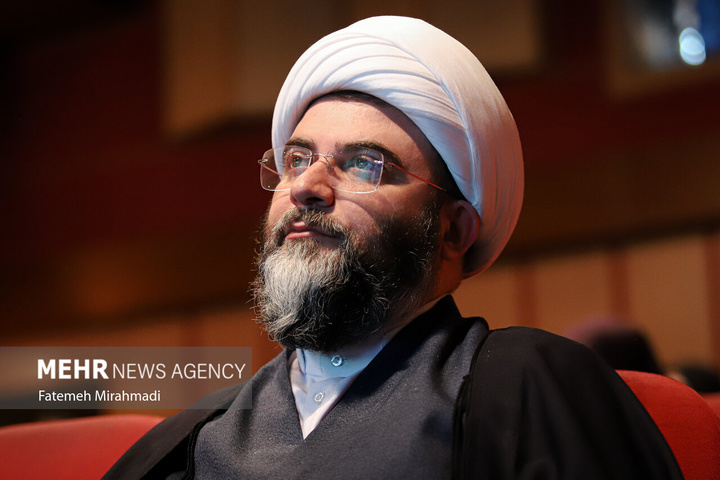 آیین رونمایی از کتاب «سفیر نور»