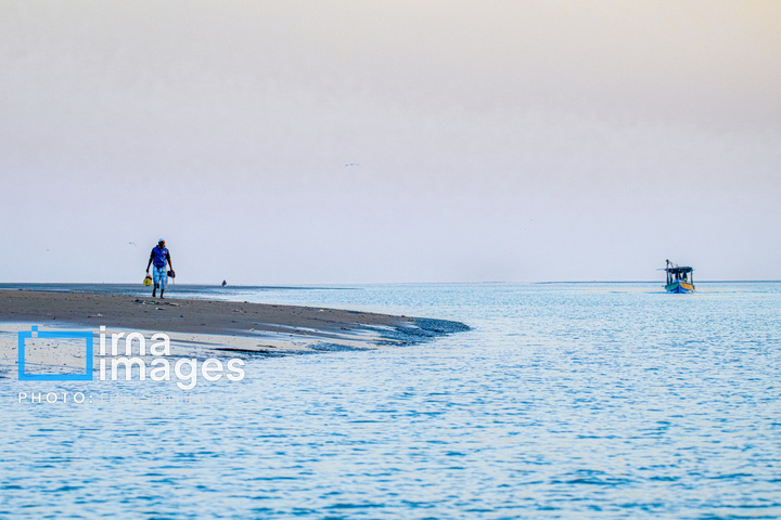 خور آذینی 
