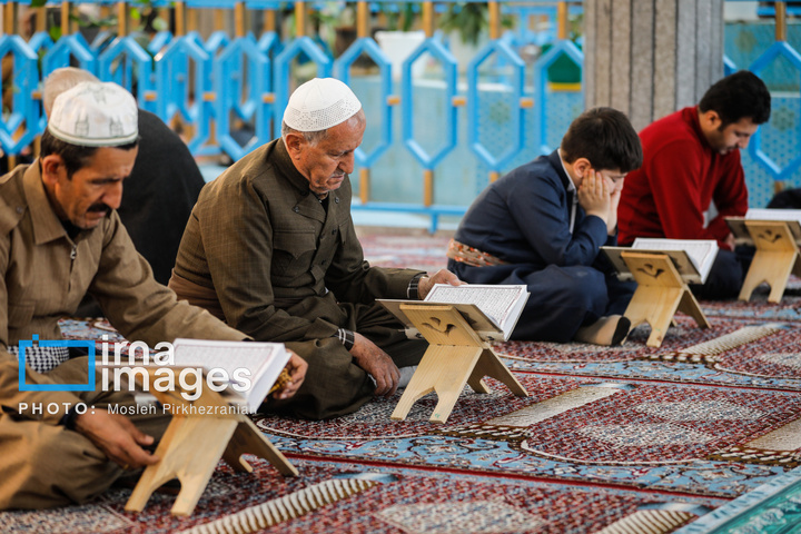 جزء خوانی قرآن کریم در مسجد جامع سنندج