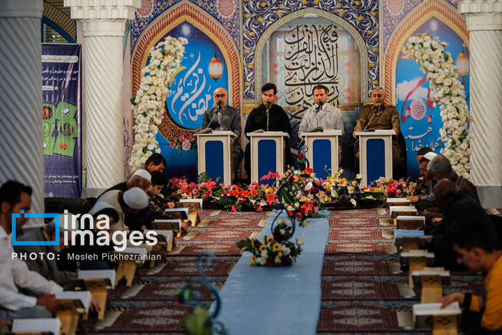 جزء خوانی قرآن کریم در مسجد جامع سنندج