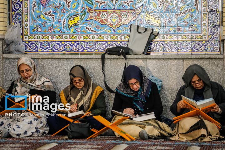 جزء خوانی قرآن کریم در مسجد جامع سنندج
