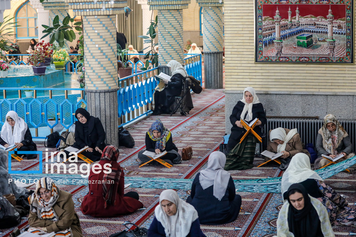 جزء خوانی قرآن کریم در مسجد جامع سنندج