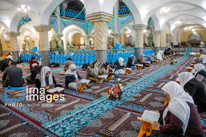 جزء خوانی قرآن کریم در مسجد جامع سنندج