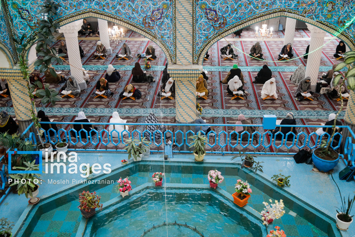 جزء خوانی قرآن کریم در مسجد جامع سنندج