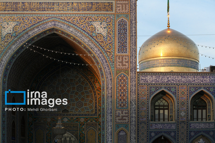 جزء خوانی قرآن در حرم امام رضا علیه‌السلام