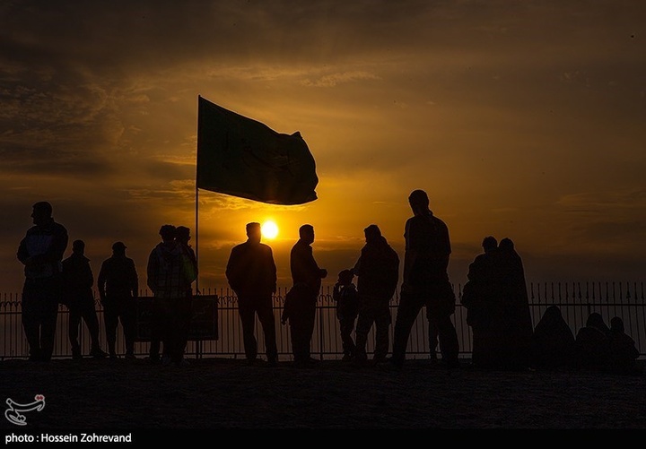 راهیان سرزمین نور