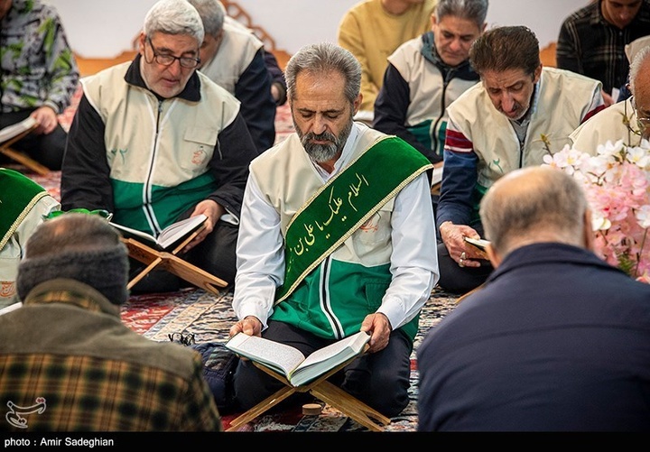 جزخوانی قرآن کریم در حرم مطهر شاهچراغ علیه‌السلام