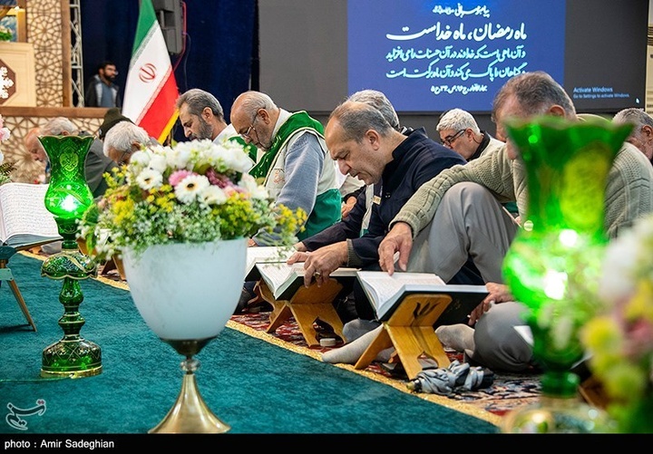 جزخوانی قرآن کریم در حرم مطهر شاهچراغ علیه‌السلام