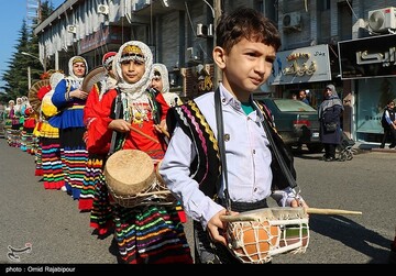 استقبال از نوروز با کارناوال شادپیمایی در شرق گیلان