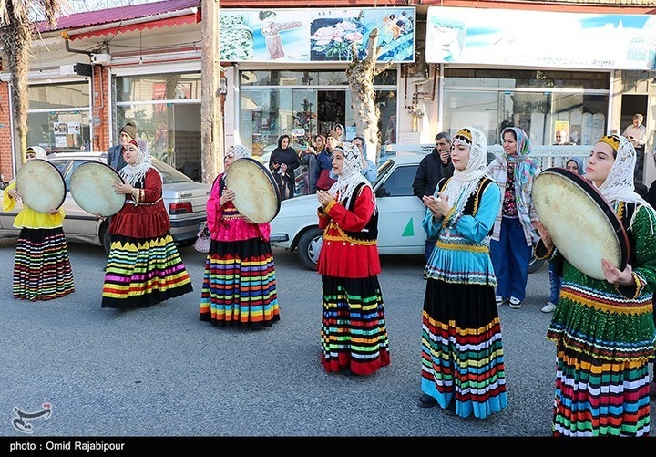 استقبال از نوروز با کارناوال شادپیمایی در شرق گیلان