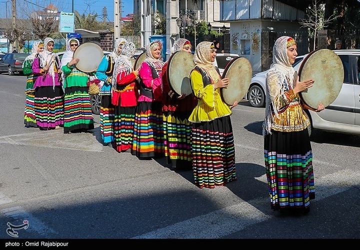 استقبال از نوروز با کارناوال شادپیمایی در شرق گیلان