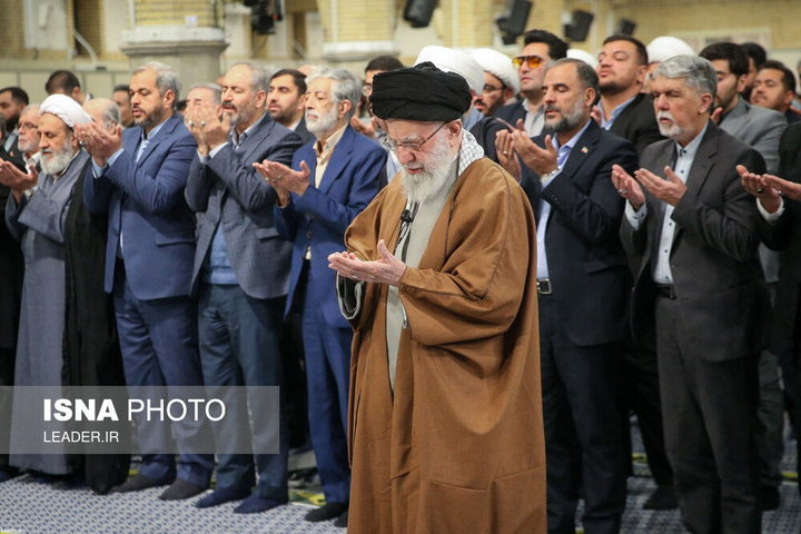 دیدار جمعی از شاعران و اهالی فرهنگ و ادب فارسی با رهبر انقلاب