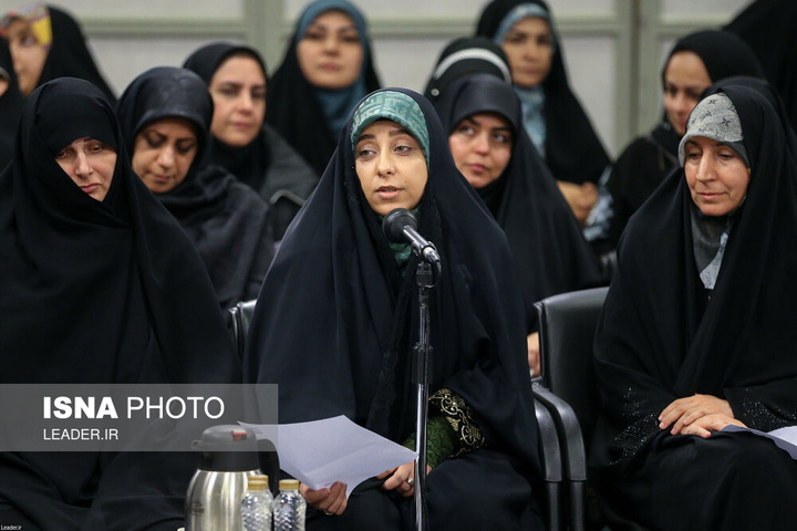 دیدار جمعی از شاعران و اهالی فرهنگ و ادب فارسی با رهبر انقلاب