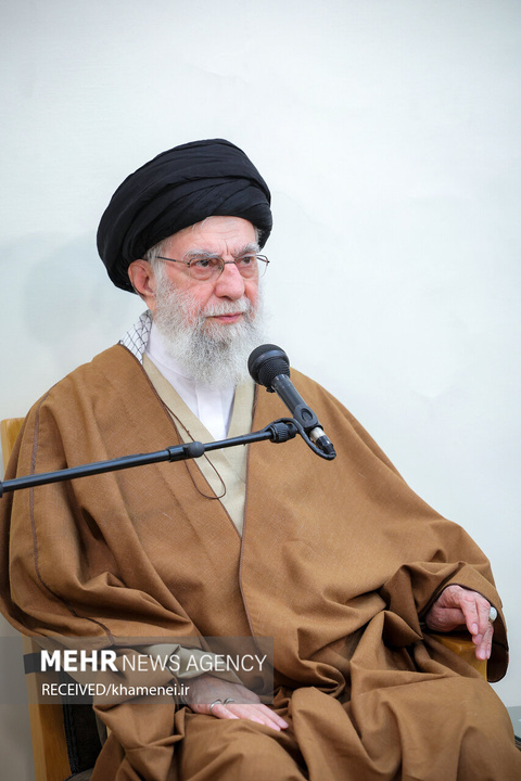 دیدار جمعی از فرماندهان نیروهای مسلح با فرمانده معظم کل قوا