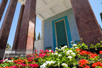 اول اردیبهشت، سر ارادت ما به سعدی شیرین سخن
