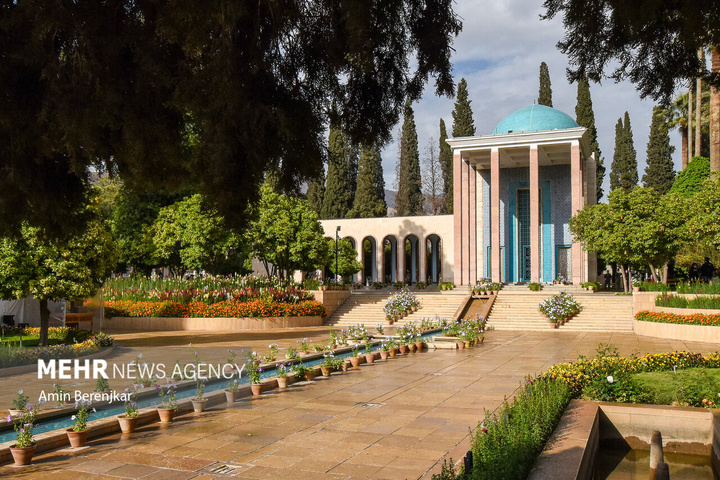 اول اردیبهشت، سر ارادت ما به سعدی شیرین سخن