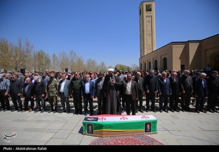 مراسم تشییع پیکر اکبر اعتماد پدر فناوری هسته‌ای ایران
