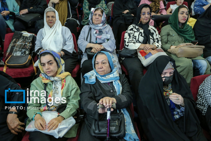 مراسم تجلیل از زنان کارگر نمونه