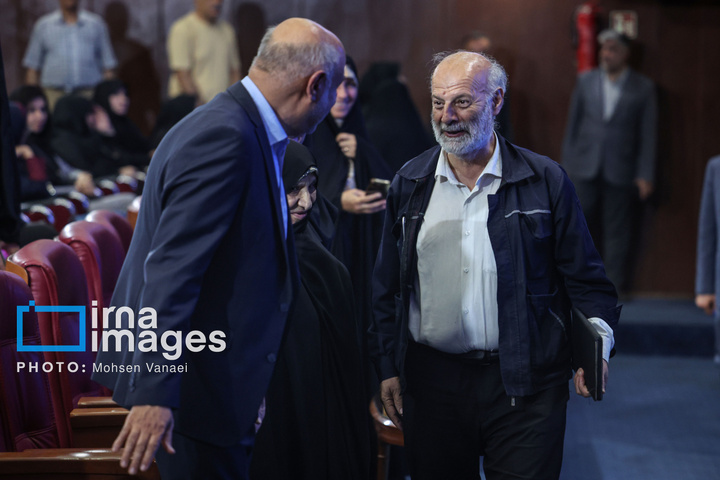 مراسم تجلیل از زنان کارگر نمونه