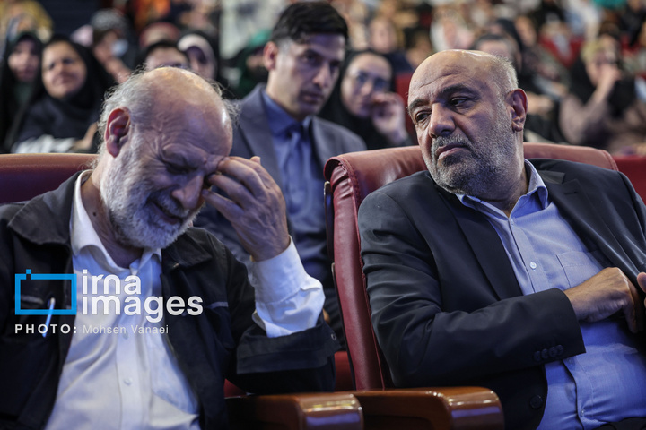 مراسم تجلیل از زنان کارگر نمونه