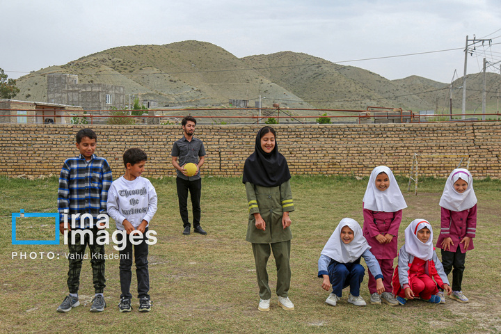 معلمی در قلب مناطق مرزی