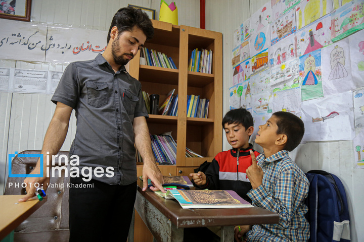 معلمی در قلب مناطق مرزی