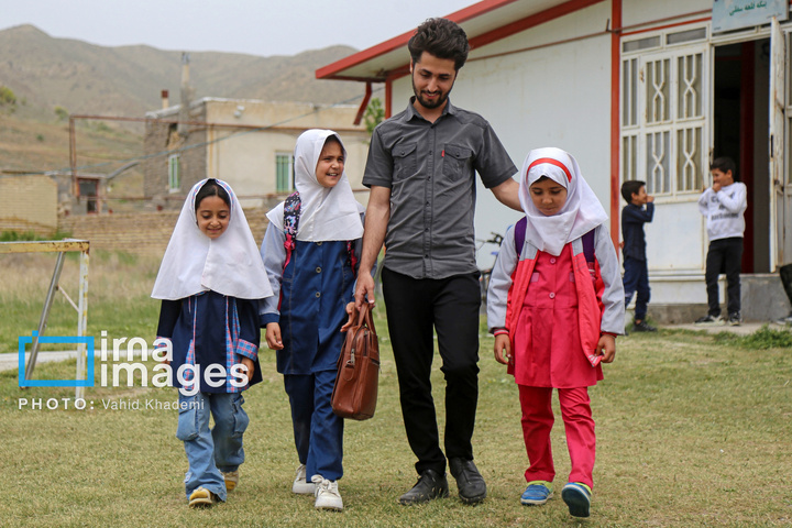 معلمی در قلب مناطق مرزی
