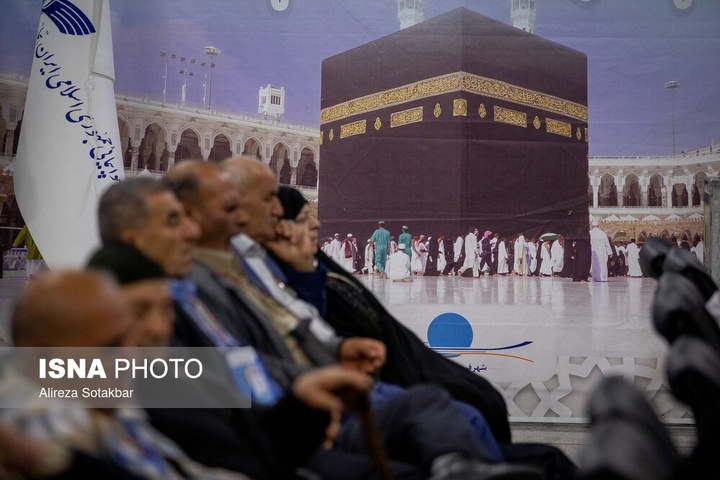 بدرقه نخستین گروه از زائران حج ۱۴۰۴