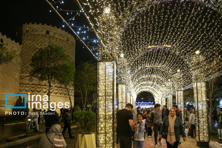 ۱۵ اردیبهشت؛ «روز شیراز»