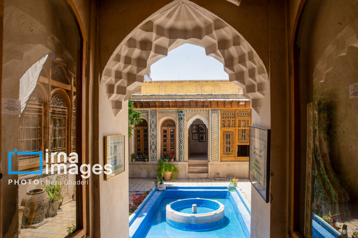 ۱۵ اردیبهشت؛ «روز شیراز»