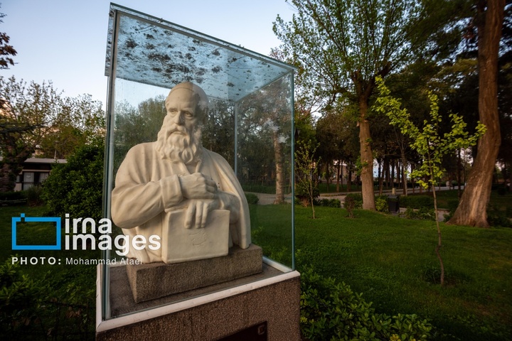 ۲۸ اردیبهشت ؛ «روز خیام»
