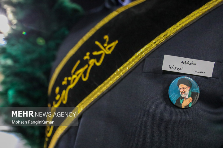 آیین غبارروبی ضریح مطهر آستان مقدس امامزاده صالح علیه‌السلام