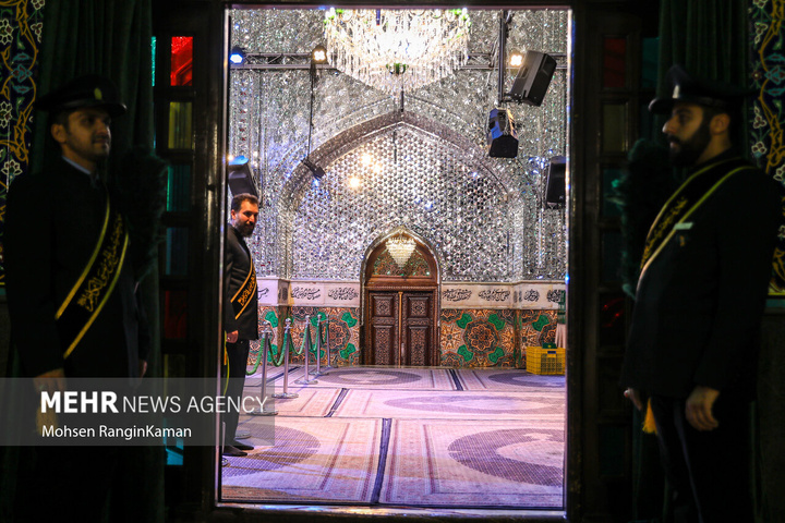 آیین غبارروبی ضریح مطهر آستان مقدس امامزاده صالح علیه‌السلام