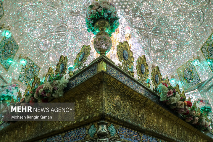 آیین غبارروبی ضریح مطهر آستان مقدس امامزاده صالح علیه‌السلام