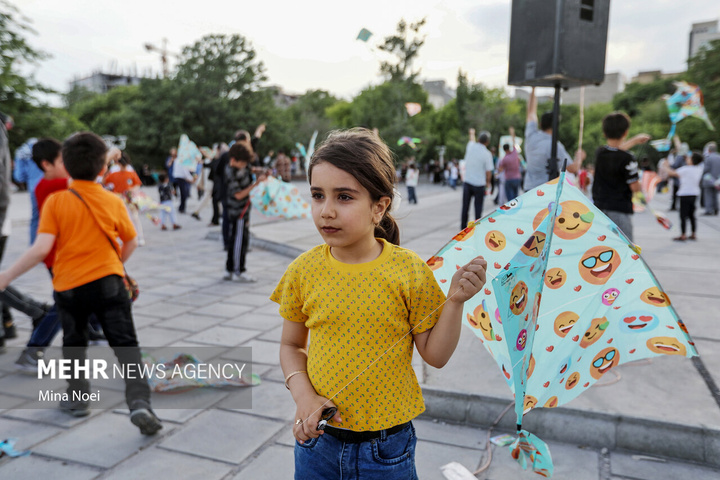 همایش خانوادگی بادبادک پرانی در تبریز