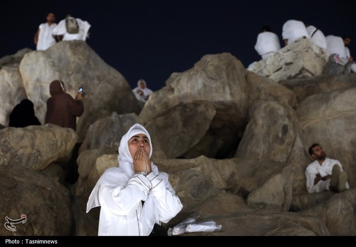 مناجات زائران در شب عرفه